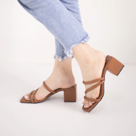 Alice Heels - Picture 3 of 5